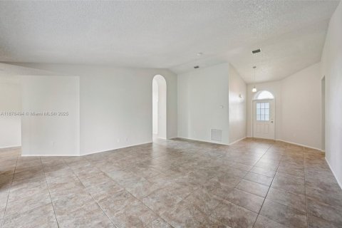 Villa ou maison à vendre à Port St. Lucie, Floride: 3 chambres, 152.92 m2 № 1921874 - photo 6