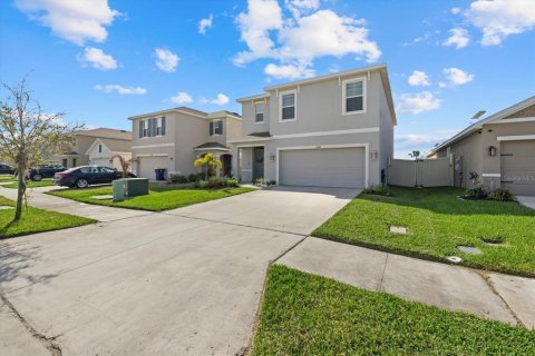 Villa ou maison à vendre à Wesley Chapel, Floride: 5 chambres, 227.33 m2 № 1558536 - photo 2