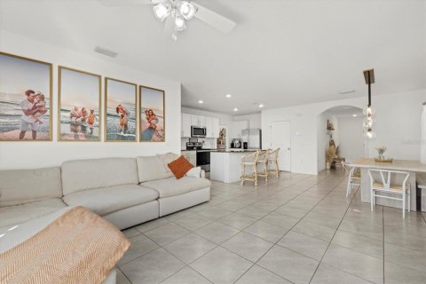 Villa ou maison à vendre à Wesley Chapel, Floride: 5 chambres, 227.33 m2 № 1558536 - photo 14