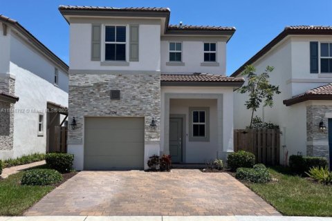 House in Miami, Florida 3 bedrooms, 170.94 sq.m. № 1850462 - photo 1
