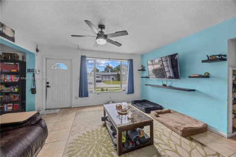 House in Fort Lauderdale, Florida 3 bedrooms, 116.13 sq.m. № 1925226 - photo 5