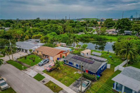 House in Fort Lauderdale, Florida 3 bedrooms, 116.13 sq.m. № 1925226 - photo 30