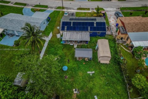 House in Fort Lauderdale, Florida 3 bedrooms, 116.13 sq.m. № 1925226 - photo 28