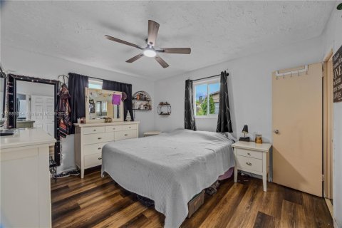 House in Fort Lauderdale, Florida 3 bedrooms, 116.13 sq.m. № 1925226 - photo 17