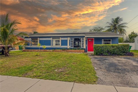 House in Fort Lauderdale, Florida 3 bedrooms, 116.13 sq.m. № 1925226 - photo 2