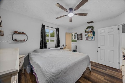 House in Fort Lauderdale, Florida 3 bedrooms, 116.13 sq.m. № 1925226 - photo 18