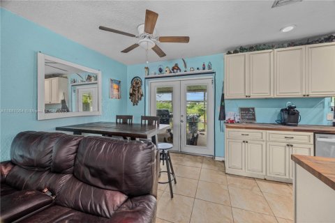 House in Fort Lauderdale, Florida 3 bedrooms, 116.13 sq.m. № 1925226 - photo 11