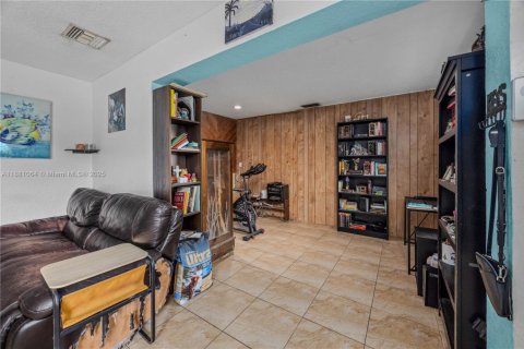 House in Fort Lauderdale, Florida 3 bedrooms, 116.13 sq.m. № 1925226 - photo 8