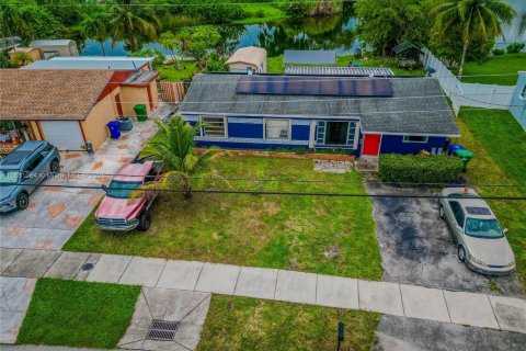 House in Fort Lauderdale, Florida 3 bedrooms, 116.13 sq.m. № 1925226 - photo 27