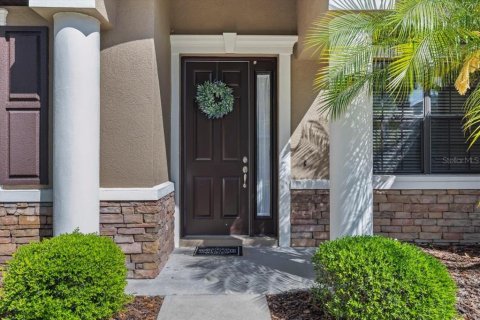 House in Tampa, Florida 4 bedrooms, 282.33 sq.m. № 1673659 - photo 4