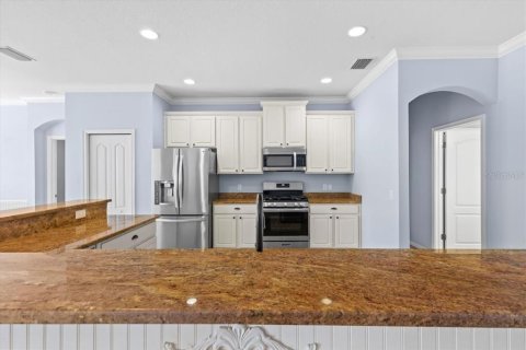 House in Tampa, Florida 4 bedrooms, 282.33 sq.m. № 1673659 - photo 24