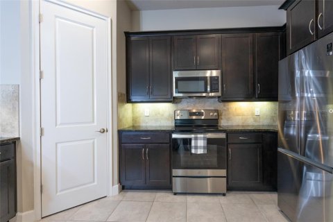 Townhouse in Ormond Beach, Florida 2 bedrooms, 142.05 sq.m. № 2232421 - photo 10