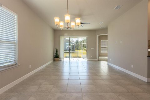 Townhouse in Ormond Beach, Florida 2 bedrooms, 142.05 sq.m. № 2232421 - photo 4