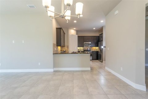 Townhouse in Ormond Beach, Florida 2 bedrooms, 142.05 sq.m. № 2232421 - photo 8