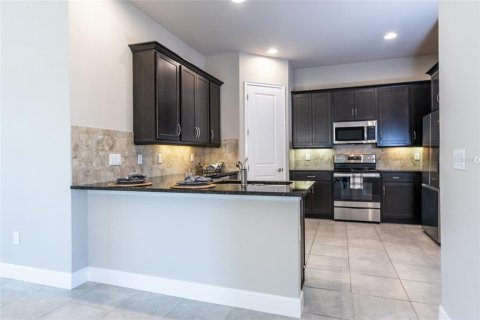 Townhouse in Ormond Beach, Florida 2 bedrooms, 142.05 sq.m. № 2232421 - photo 6