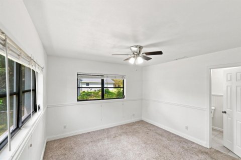 House in Vero Beach, Florida 3 bedrooms, 177.91 sq.m. № 2331501 - photo 29