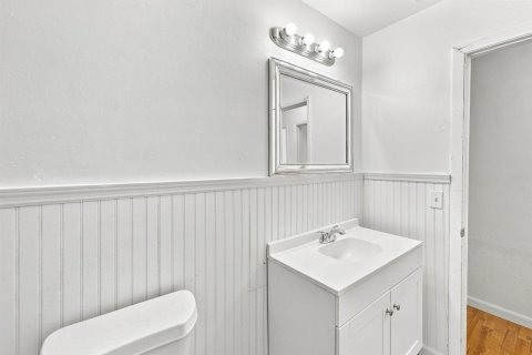 House in Vero Beach, Florida 3 bedrooms, 177.91 sq.m. № 2331501 - photo 27