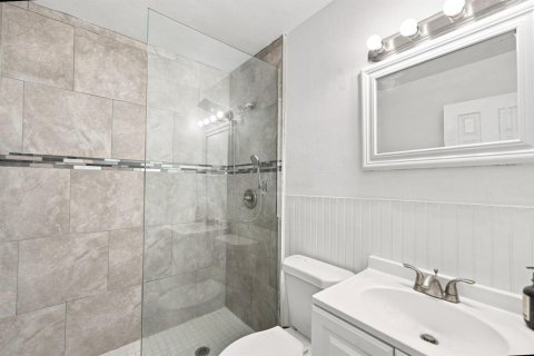 House in Vero Beach, Florida 3 bedrooms, 177.91 sq.m. № 2331501 - photo 25