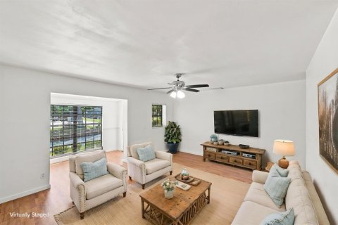 House in Vero Beach, Florida 3 bedrooms, 177.91 sq.m. № 2331501 - photo 10