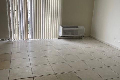 Copropriété à louer à Miami, Floride: 1 chambre, 52.03 m2 № 1946687 - photo 3