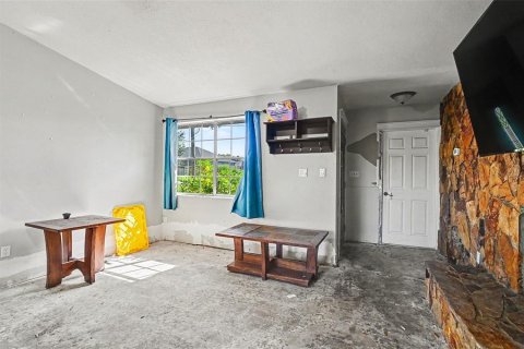 House in Titusville, Florida 3 bedrooms, 94.76 sq.m. № 2208704 - photo 3