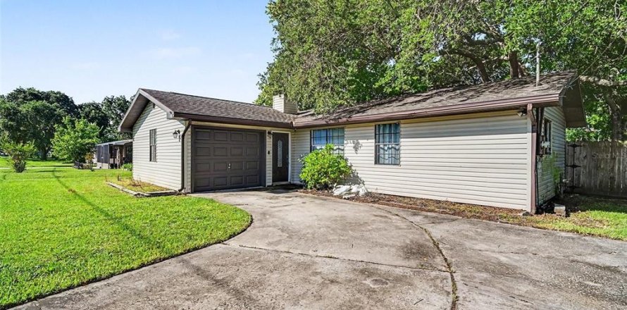House in Titusville, Florida 3 bedrooms, 94.76 sq.m. № 2208704