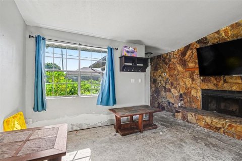 House in Titusville, Florida 3 bedrooms, 94.76 sq.m. № 2208704 - photo 5