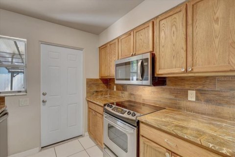 House in Saint Petersburg, Florida 3 bedrooms, 128.58 sq.m. № 2210092 - photo 21