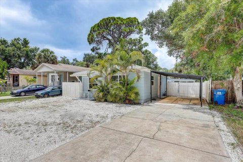House in Saint Petersburg, Florida 3 bedrooms, 128.58 sq.m. № 2210092 - photo 9