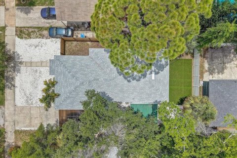 House in Saint Petersburg, Florida 3 bedrooms, 128.58 sq.m. № 2210092 - photo 11