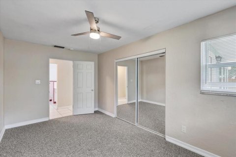 House in Saint Petersburg, Florida 3 bedrooms, 128.58 sq.m. № 2210092 - photo 26