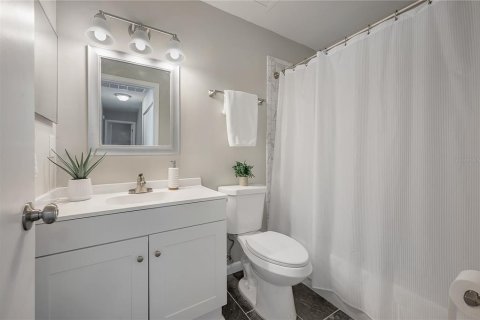 Duplex in Brandon, Florida 3 bedrooms, 108.6 sq.m. № 1875807 - photo 26