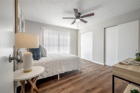 Duplex in Brandon, Florida 3 bedrooms, 108.6 sq.m. № 1875807 - photo 18