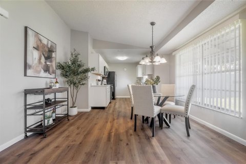 Duplex in Brandon, Florida 3 bedrooms, 108.6 sq.m. № 1875807 - photo 12