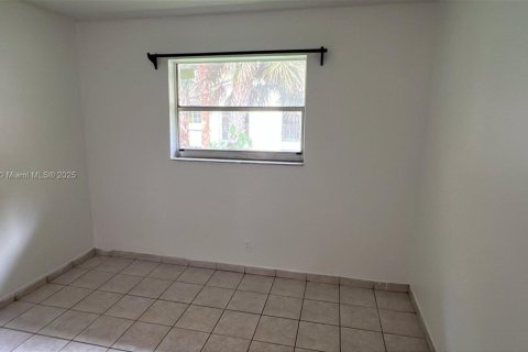 Condominio en alquiler en Coral Springs, Florida, 2 dormitorios, 87.79 m2 № 1932559 - foto 6