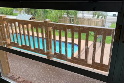 Condominio en alquiler en Coral Springs, Florida, 2 dormitorios, 87.79 m2 № 1932559 - foto 11