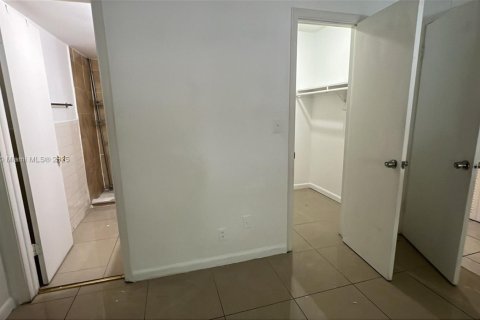 Condominio en alquiler en Coral Springs, Florida, 2 dormitorios, 87.79 m2 № 1932559 - foto 4