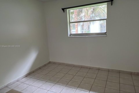 Condominio en alquiler en Coral Springs, Florida, 2 dormitorios, 87.79 m2 № 1932559 - foto 10