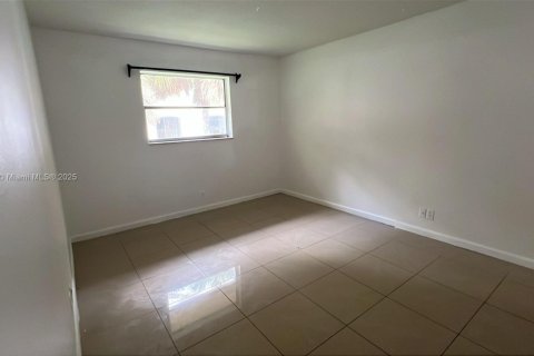 Condominio en alquiler en Coral Springs, Florida, 2 dormitorios, 87.79 m2 № 1932559 - foto 1