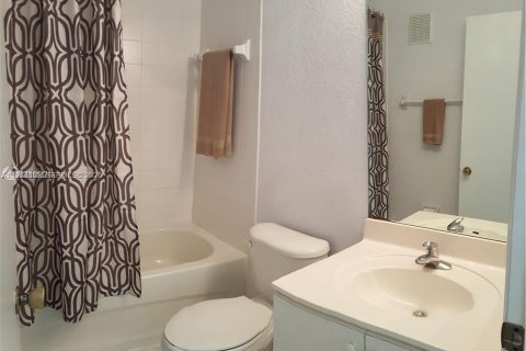 Condominio en alquiler en Homestead, Florida, 2 dormitorios, 75.72 m2 № 2025359 - foto 11