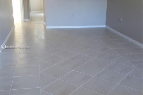 Condominio en alquiler en Homestead, Florida, 2 dormitorios, 75.72 m2 № 2025359 - foto 10