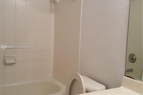 Condominio en alquiler en Homestead, Florida, 2 dormitorios, 75.72 m2 № 2025359 - foto 12