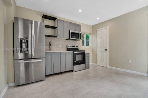 Appartement à louer à Hollywood, Floride: 2 chambres, 63.55 m2 № 2077653 - photo 6