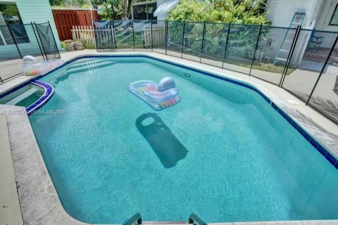 Appartement à louer à Hollywood, Floride: 2 chambres, 63.55 m2 № 2077653 - photo 23
