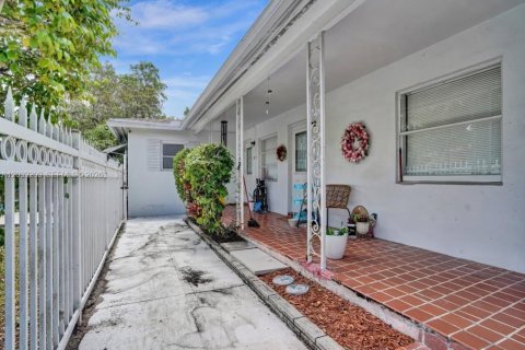 Appartement à louer à Hollywood, Floride: 2 chambres, 63.55 m2 № 2077653 - photo 25