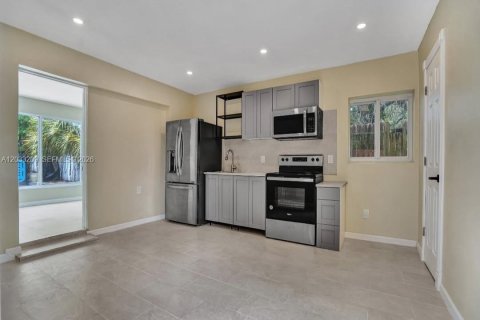 Appartement à louer à Hollywood, Floride: 2 chambres, 63.55 m2 № 2077653 - photo 3