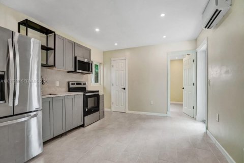 Appartement à louer à Hollywood, Floride: 2 chambres, 63.55 m2 № 2077653 - photo 2