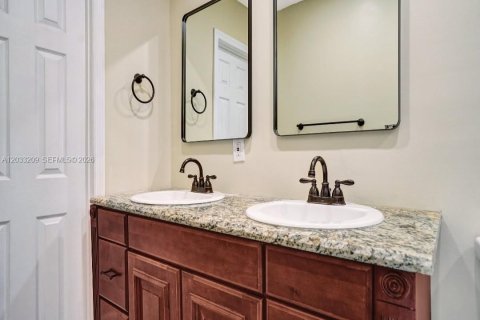 Appartement à louer à Hollywood, Floride: 2 chambres, 63.55 m2 № 2077653 - photo 15
