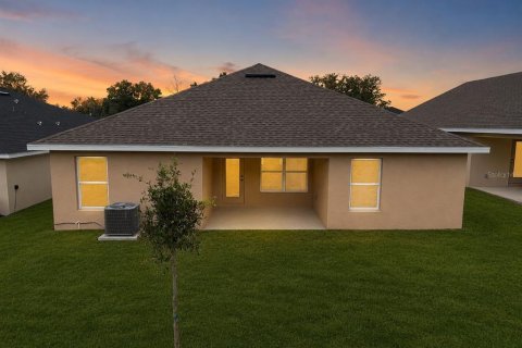 House in Leesburg, Florida 4 bedrooms, 169.08 sq.m. № 2141453 - photo 4
