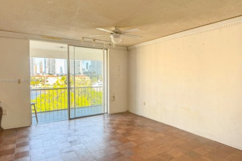 Купить кондоминиум в Авентура, Флорида 1 спальня, 75.9м2, № 1992499 - фото 5